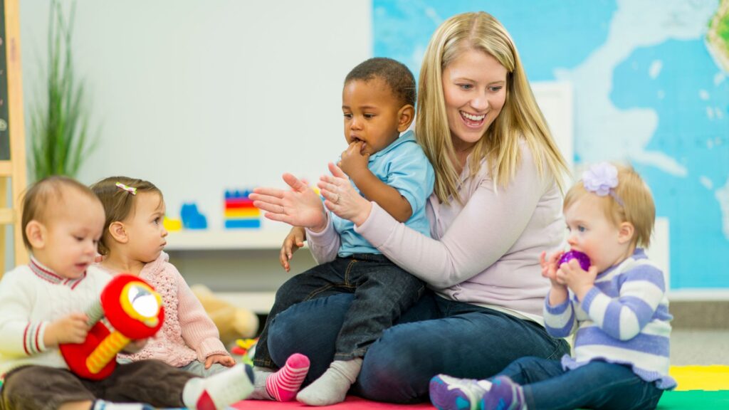 M31173 - How to Ensure Your Child has a Great Time at Daycare - feature (1)